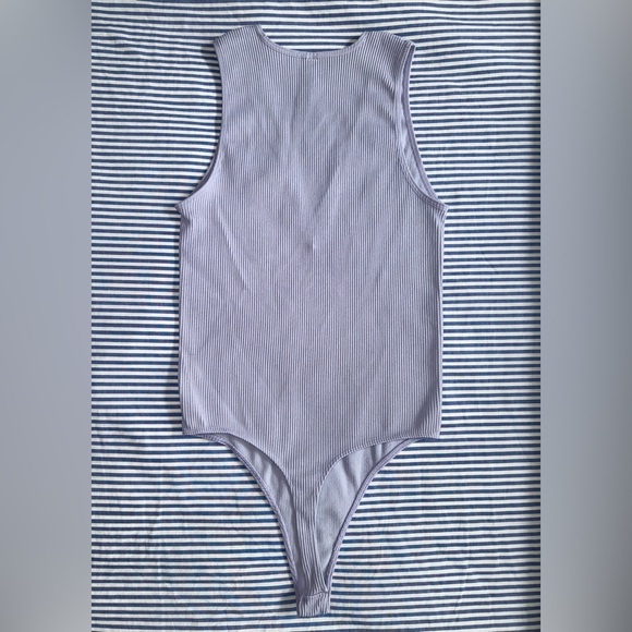 LIKE NEW Women’s Out From Under Urban Outfitters Periwinkle Low V-Neck Bodysuit - Picture 6 of 11